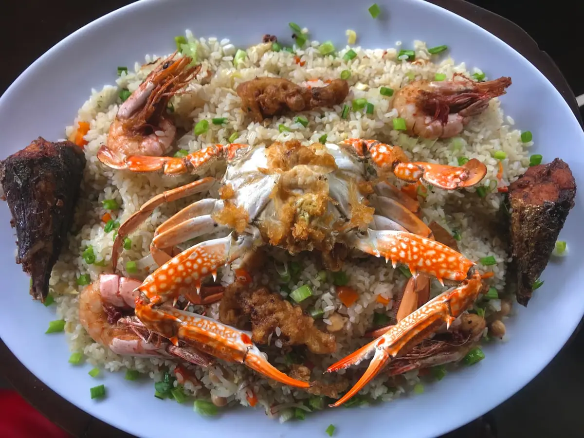 Seafood crab fried rice with prawns at Valampuri Resort